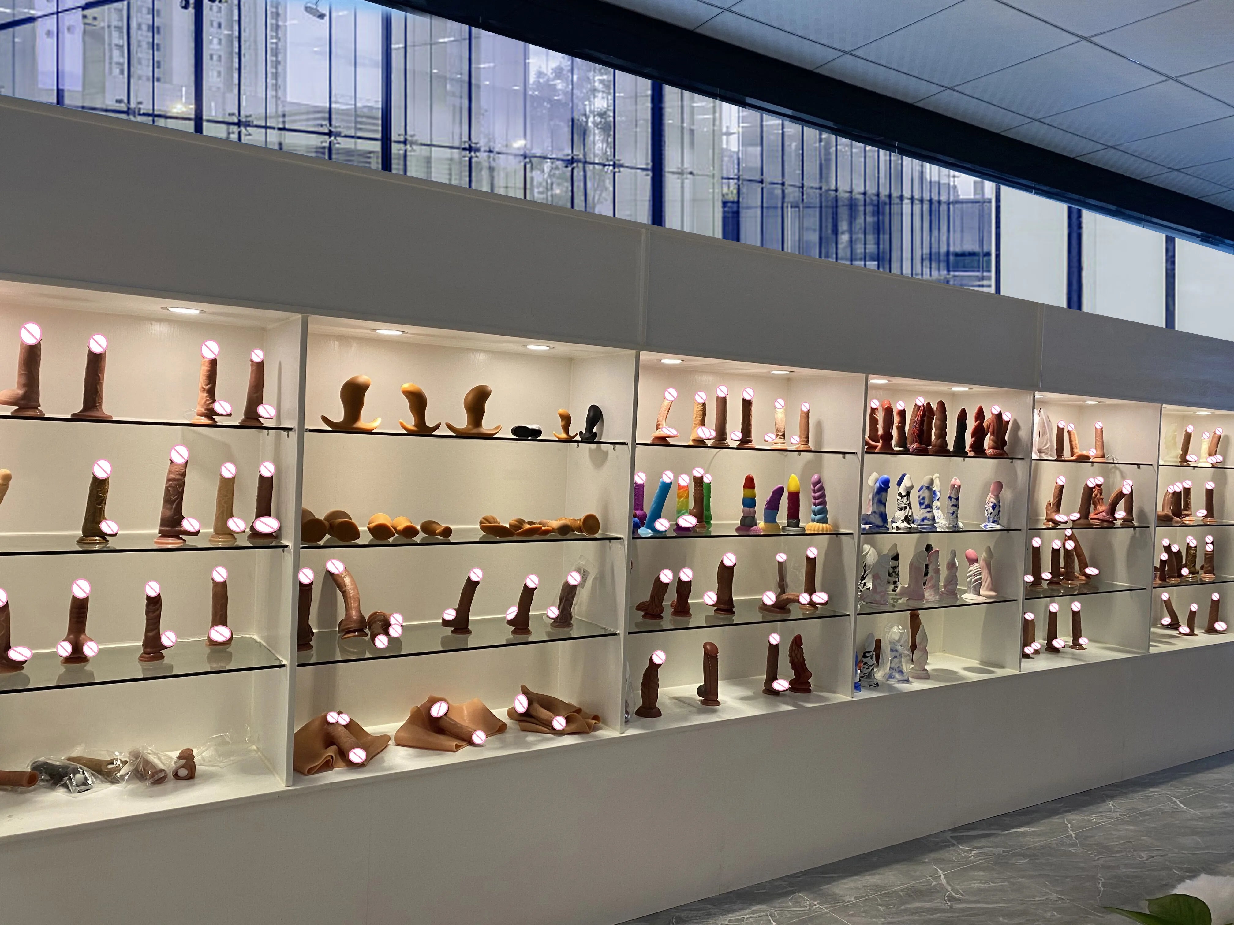 Big Dildo Super Soft with Strong Suction Cup Hand-Free Play Vagina G-spot Black Realistic Silicone Sex Toy for Women Men